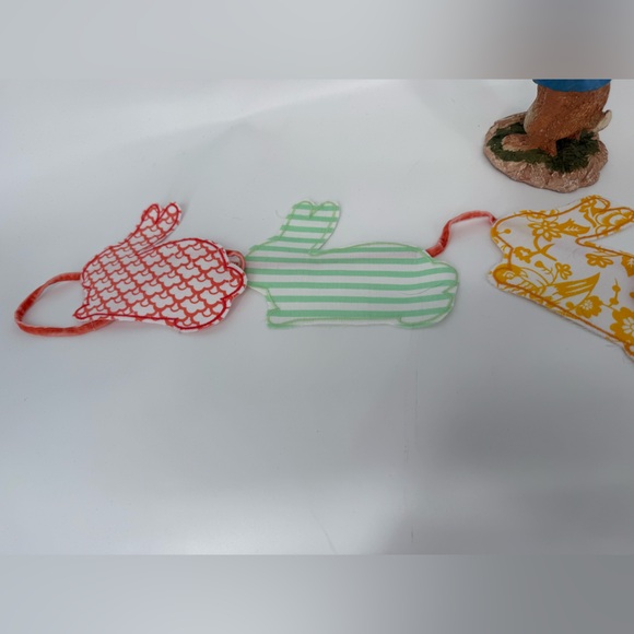 Threshold Rabbit Colorful Banner & Peter Rabbit Figurine - Picture 6 of 10